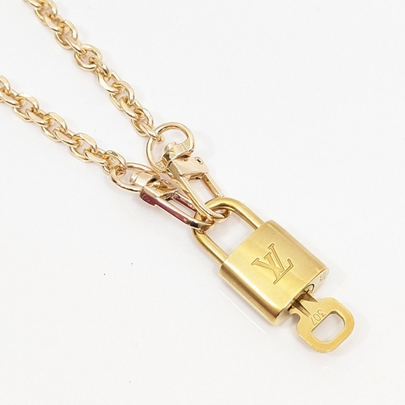 Price is firm.✨ Louis Vuitton ✨ chain lock and key match #307 - Picture 3 of 11